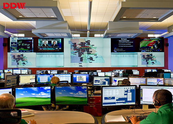 55 ＂700nits çoklu ekran video duvar medya kontrol odası için 1.7mm ultra dar çerçeve monitör DDW-LW550HN14