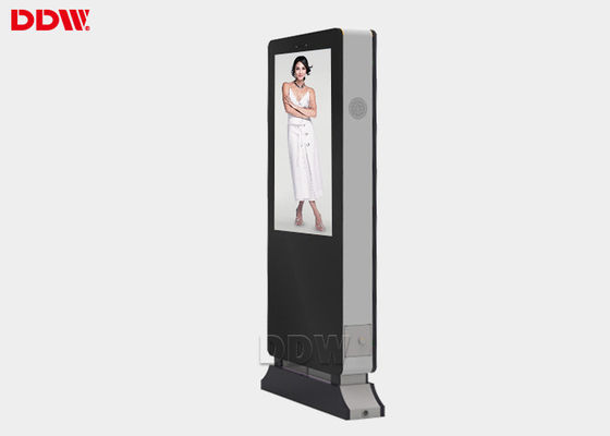 2000 Nits 55 "Yeryüzü Kalkan Dışarı Dijital İşaret Kiosku Fan Soğutma Sistemiyle