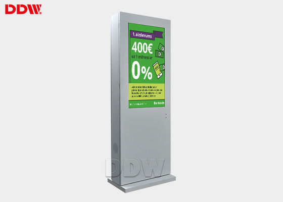 FCC / RoHS Dijital İşaret Ekranları Dijital İşaret Taşları 700Nits Parlaklık